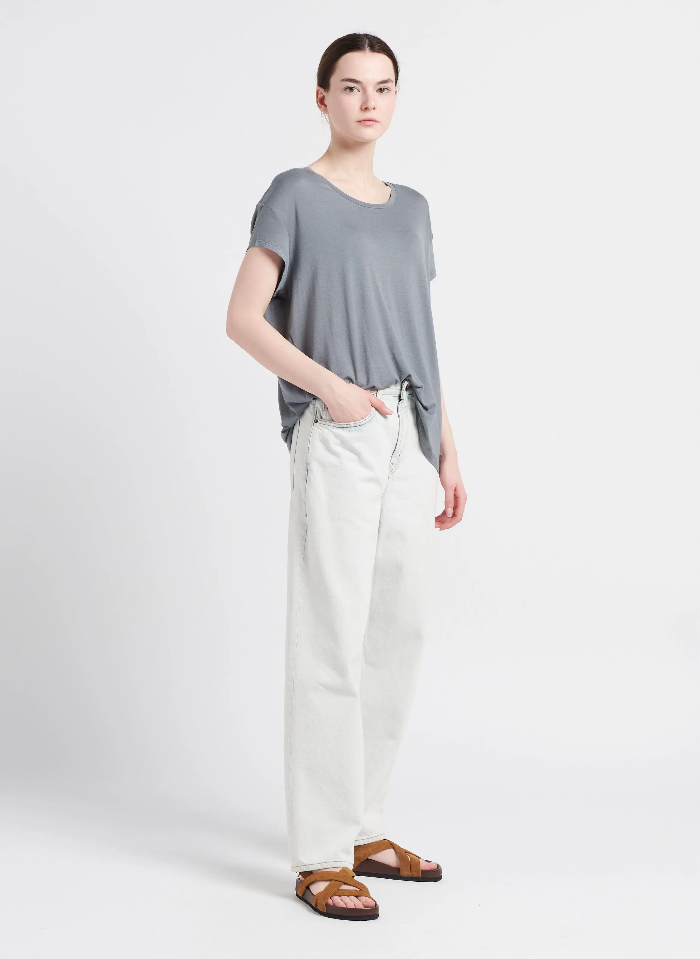 MARGAUX LONNBERG MARLOW - Camiseta con cuello redondo en gris